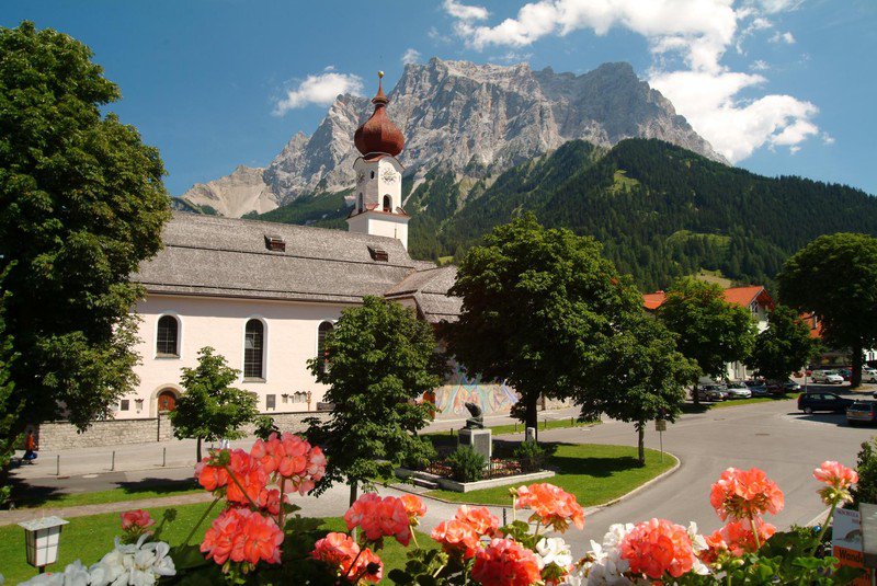 Ehrwald met Zugspitze